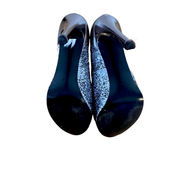 GUESS Gaminata Silver Glitter Faux Patent Leather Peep Toe Stilettos Size: 6 M - Picture 6 of 6